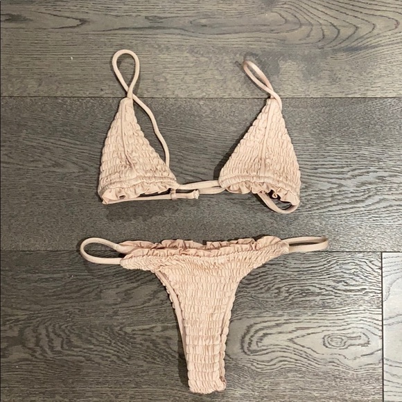 Lahana Other - LAHANA Swimsuit bikini set -smocked ruffle